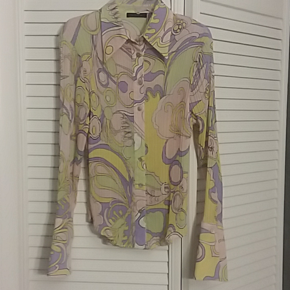 La Caviar..personality blouse..soft pastels